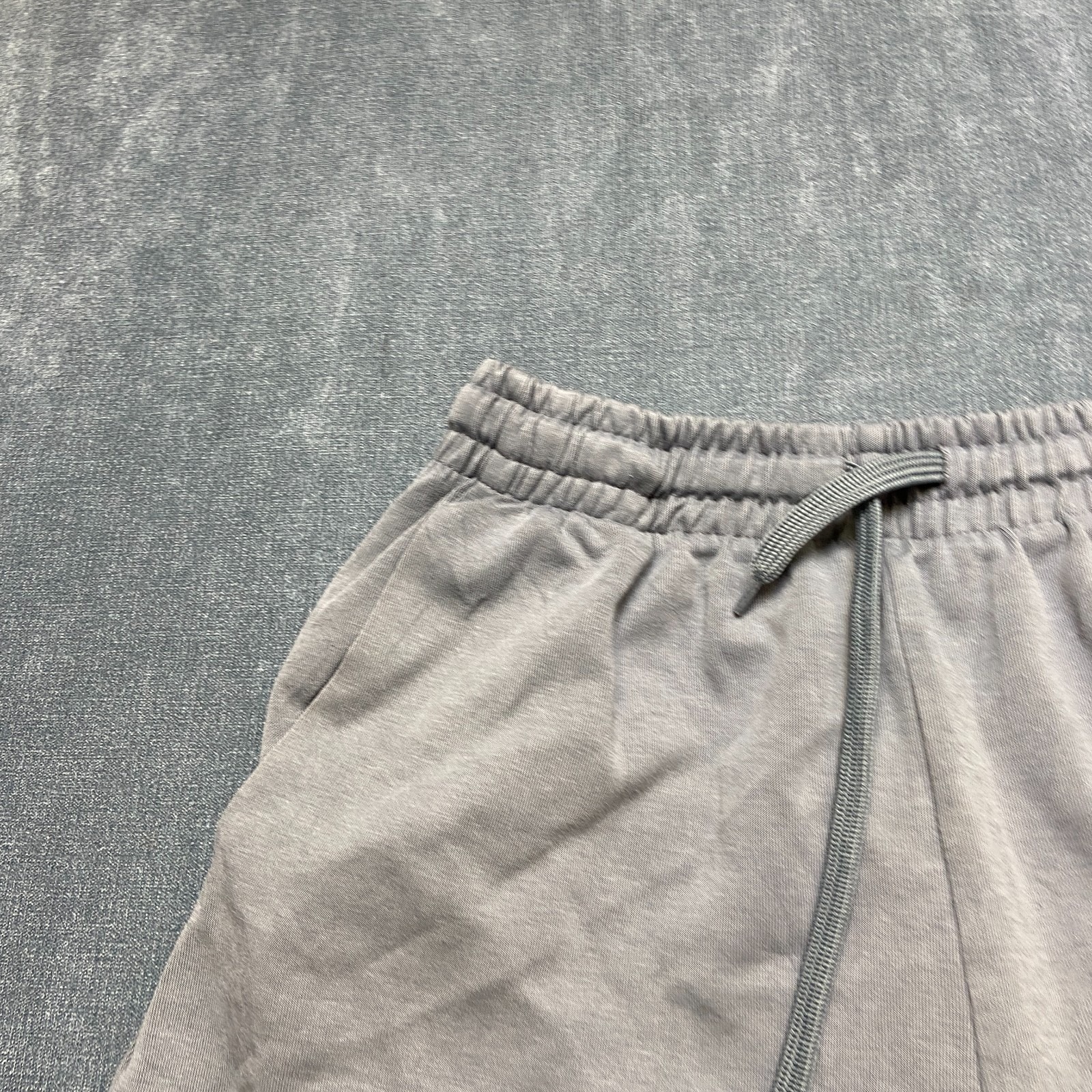 Zara Sweat Shorts Mens Large Gray Athletic Gym Training Pleated Drawstring Waist — image 5 of 8
